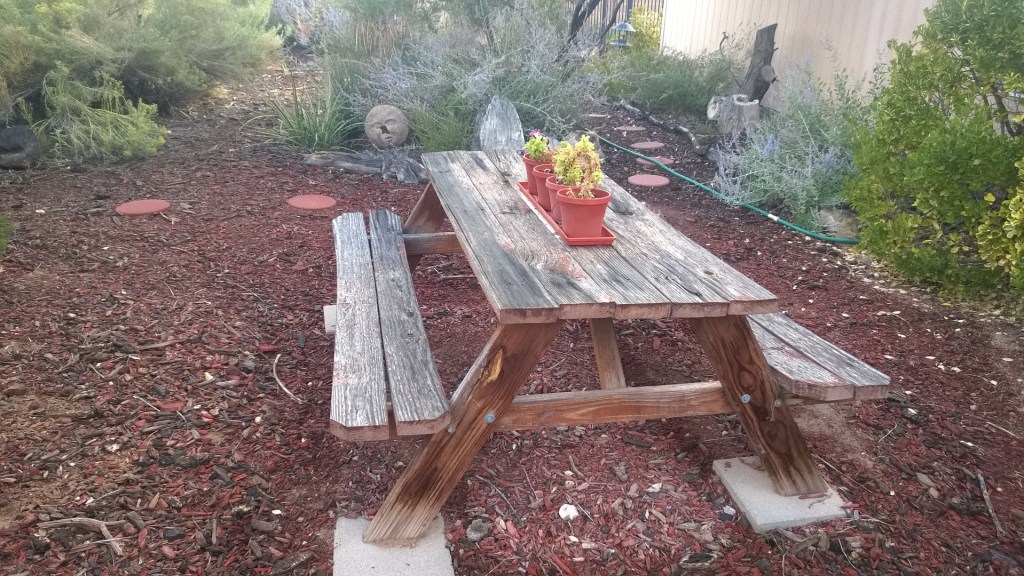 Picnic table